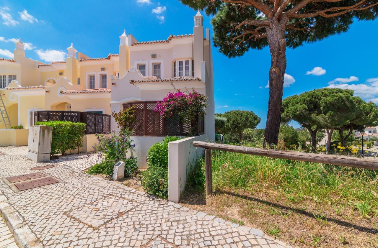 Oceans 8. Villa Almancil Exterior photo